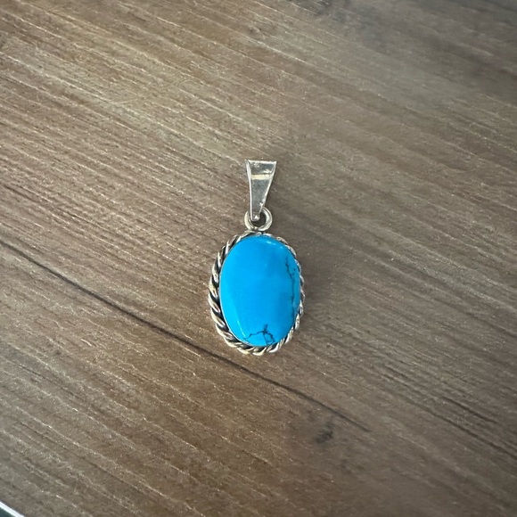 Vintage Mexican 925 Sterling Silver with Turquoise pendant - Picture 2 of 4